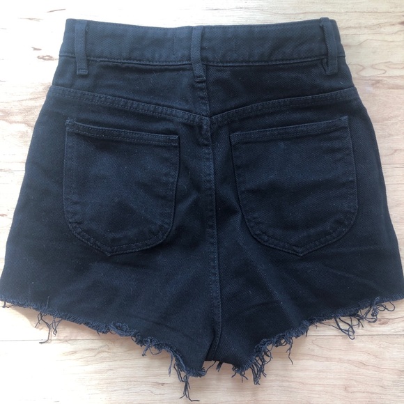 Black High-Rise Distressed Denim Shorts XS - Picture 6 of 7